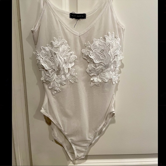 La hearts floral mesh bodysuits - Picture 1 of 2